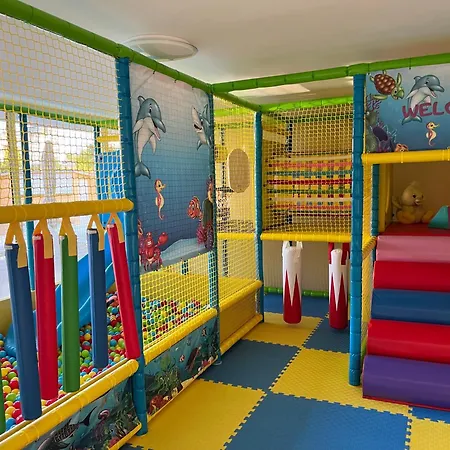 מלון Plamena Palace 4*