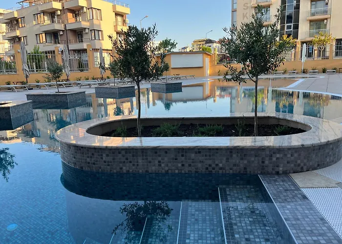 プラメナ パレス 4*