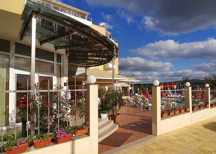 ホテル プラメナ パレス