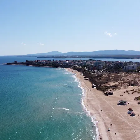 普拉梅娜宫酒店