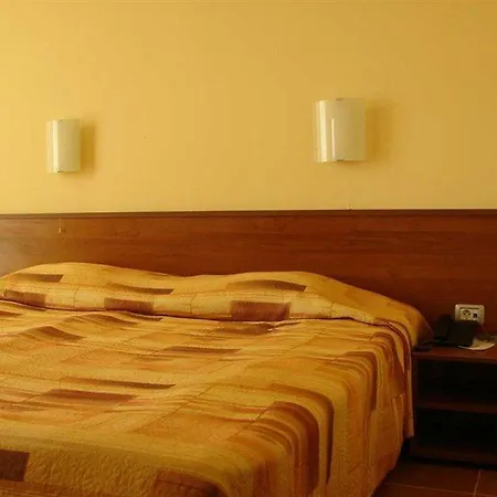 普拉梅娜宫酒店